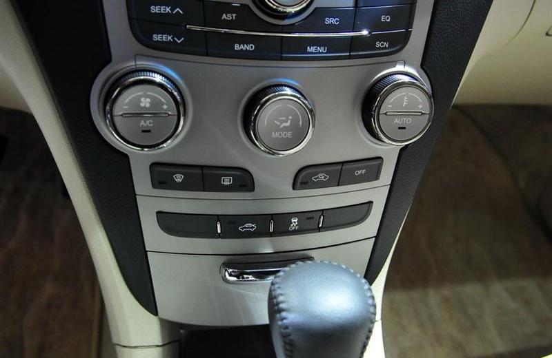 2012款 三廂 1.6CVT 尊貴型