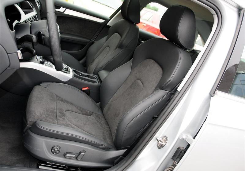 2012款 2.0 TFSI 自動(dòng)運(yùn)動(dòng)型