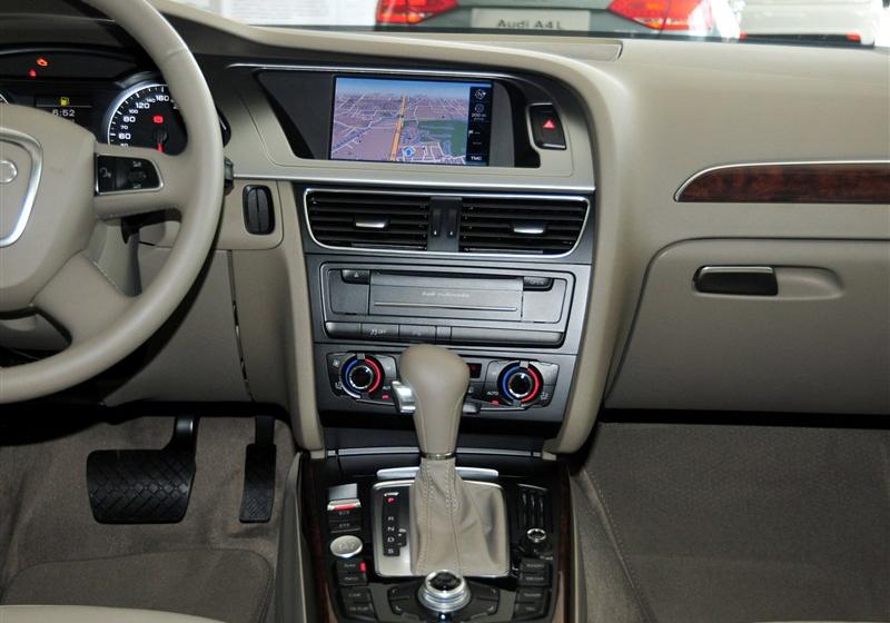 2012款 2.0 TFSI 自動(dòng)技術(shù)型