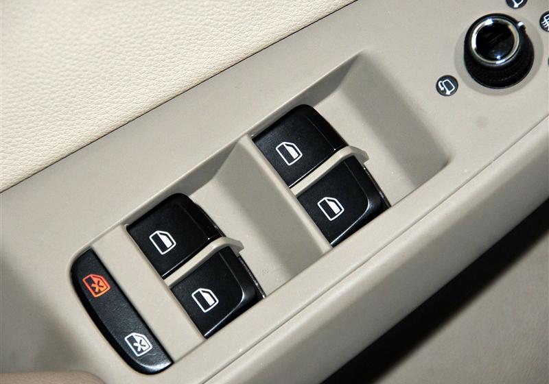 2012款 2.0 TFSI 自動(dòng)技術(shù)型