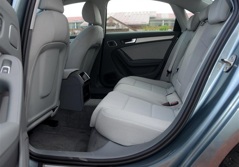 2013款 30 TFSI 自動(dòng)舒適型