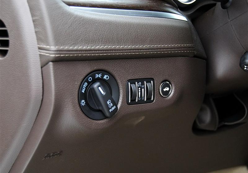 2013款 3.6L 尊崇版