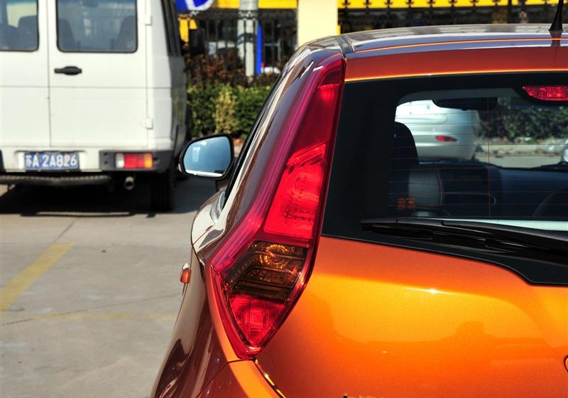 2014款 1.5L 自動(dòng)豪華版