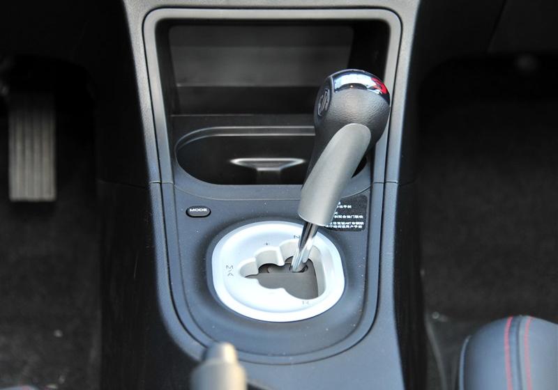 2014款 1.5L 自動(dòng)豪華版