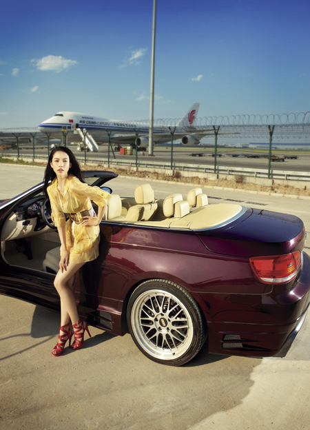 BMW與比基尼美女