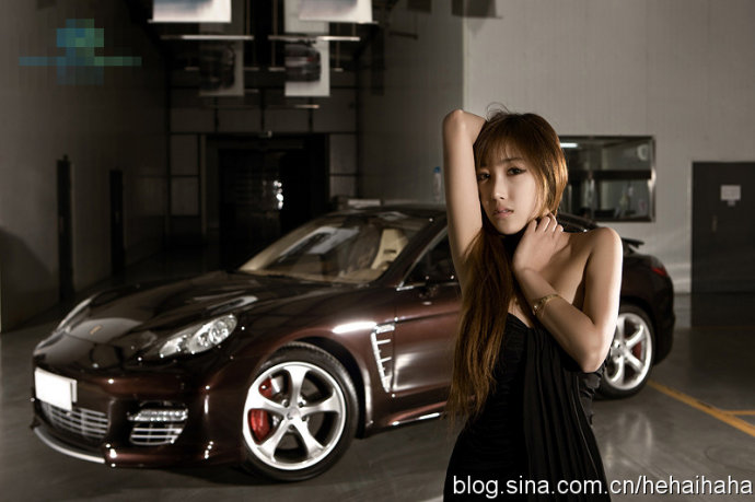 靚妹豪車誘惑
