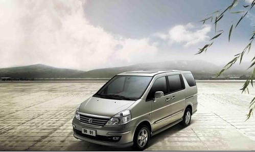 在國外有著明星“保姆車”之稱 全新御軒導