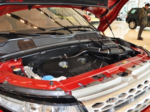 路虎  極光 2.0T AT 發動機主體特寫