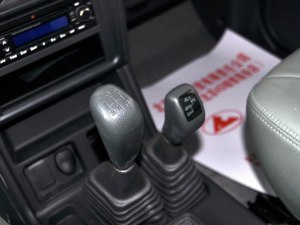 獵豹黑金剛 2009款 2.4L 手動四驅