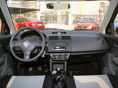 2013款雨燕Z高優惠6000元 另送大禮包