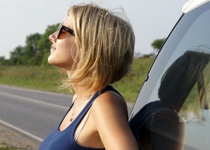 俄羅斯少婦的戀車情結