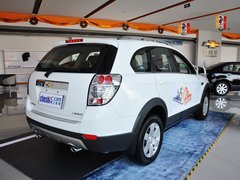 雪佛蘭  2.4L 自動 車輛右側尾部視角