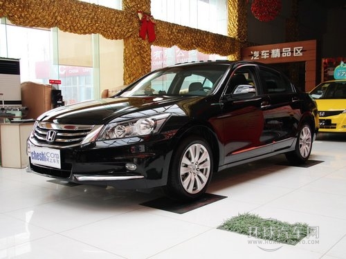 廣汽本田  2.4L 自動 車輛左前45度視角