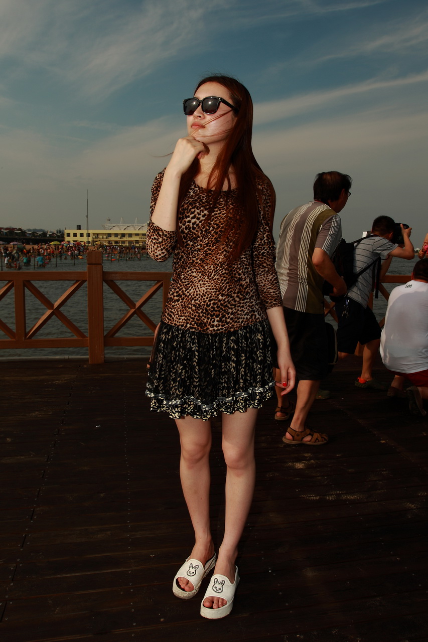 金山車(chē)模比基尼秀 迷瞎你的眼