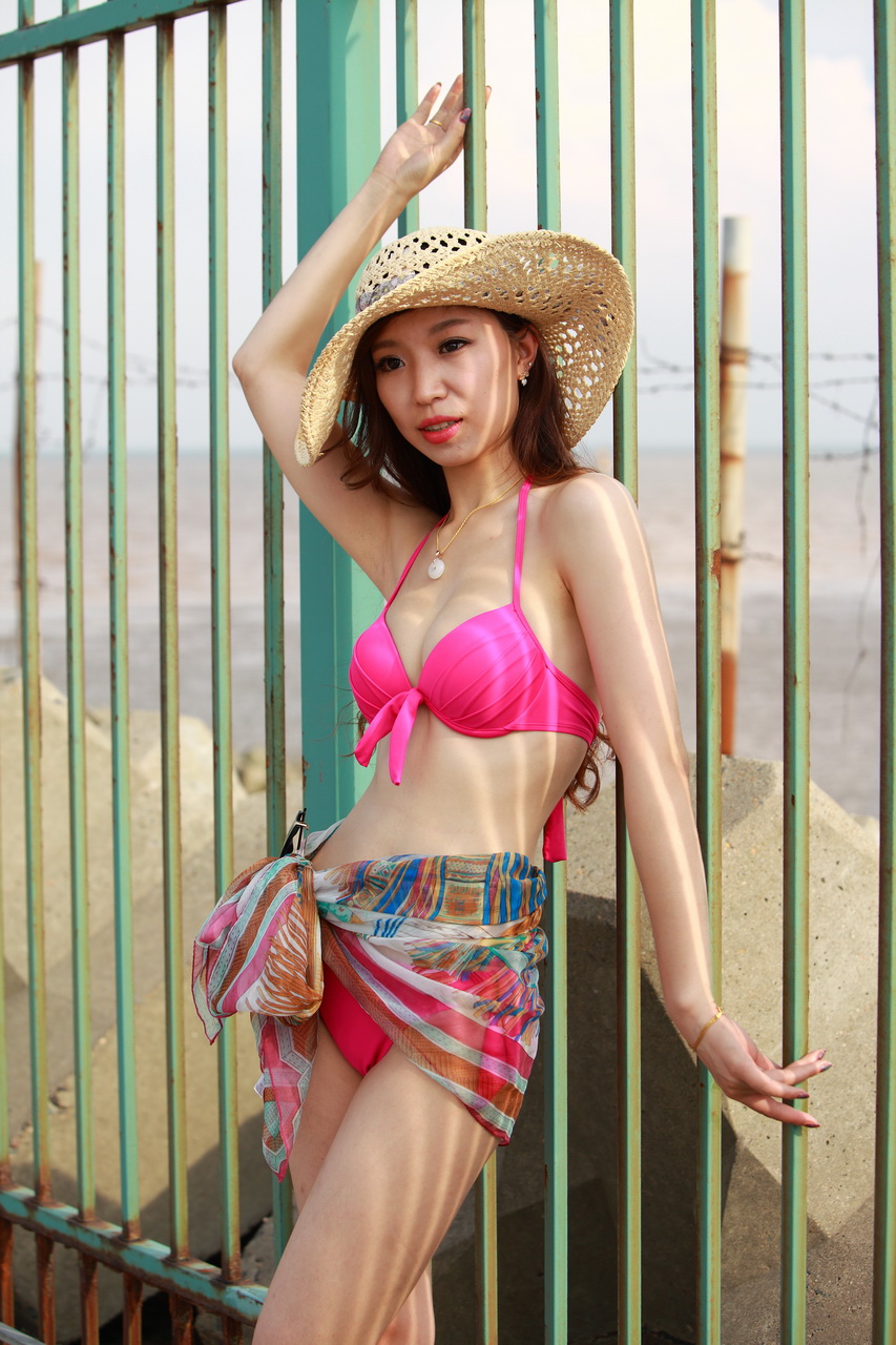 金山車模比基尼秀 迷瞎你的眼