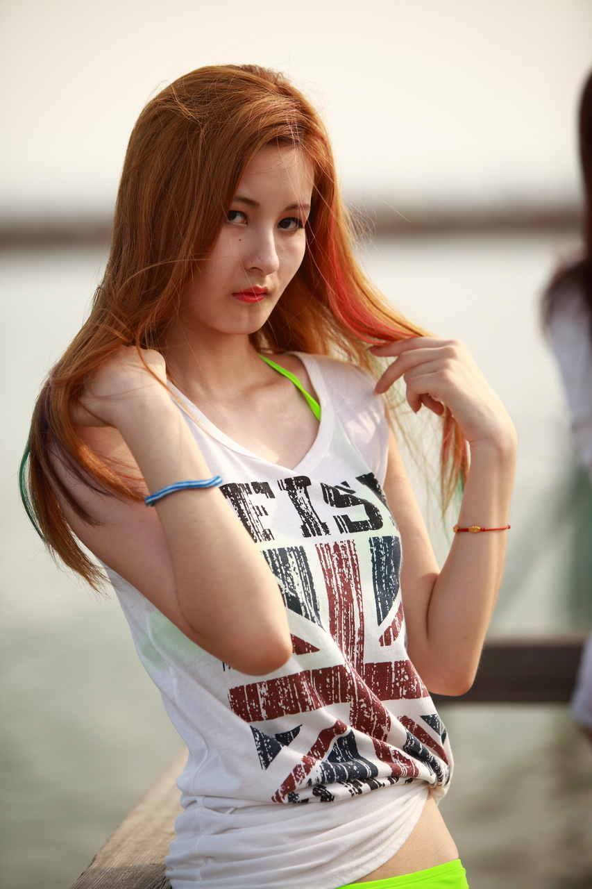 金山車(chē)模比基尼秀 迷瞎你的眼