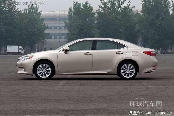 雷克薩斯ES對比凱迪拉克XTS “非主流”