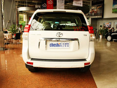 一汽豐田  普拉多 4.0   AT 車輛正后方尾部視角