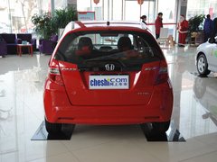 廣汽本田  1.3L 手動 車輛正后方尾部視角