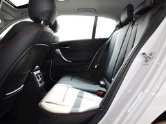 寶馬(進(jìn)口)  125i 2.0T 第二排座椅正視圖