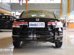 廣汽本田  雅閣2.0L AT 車輛正后方尾部視角