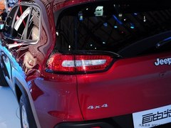 上海車展 Jeep自由光攜9速變速箱登場