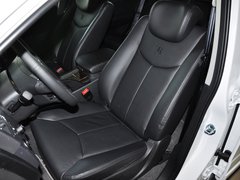 上汽榮威  1.8T 自動 駕駛席座椅前45度視圖