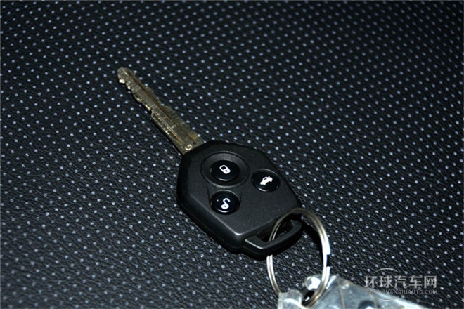 2013款 2.0i 自動豪華版