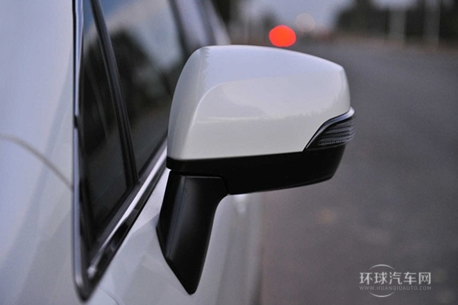 2013款 2.5i 自動尊貴版