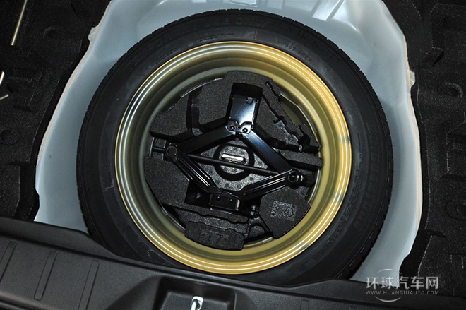 2013款 2.5i 自動尊貴導航版