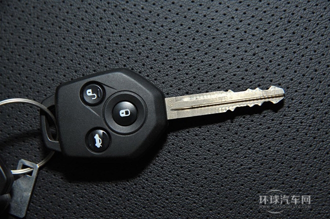 2013款 2.5i 自動尊貴導航版