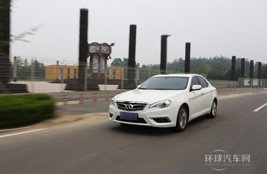 前驅(qū)王VS后驅(qū)王  紳寶D70銳志性能爭(zhēng)霸戰(zhàn)