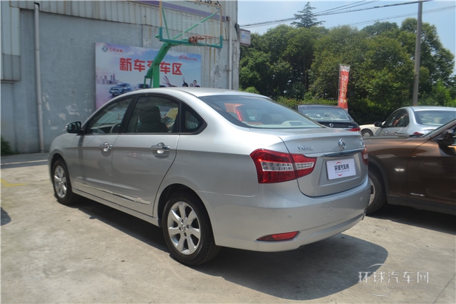 2014款1.6L自動尊貴型