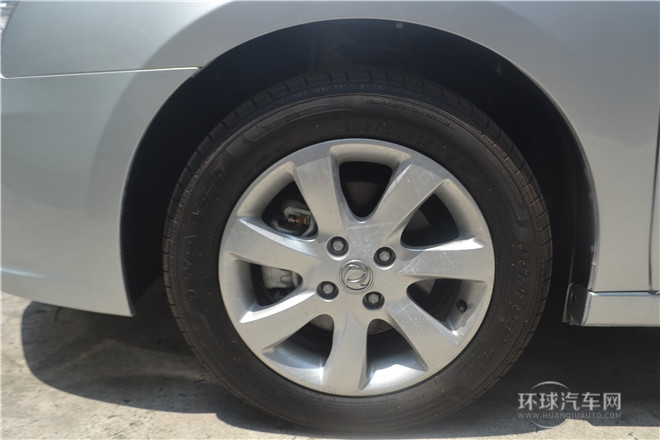 2014款1.6L自動尊貴型