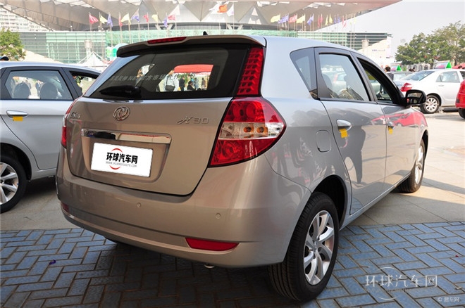 風(fēng)神 H30 Cross 1.5L 手動(dòng)感恩版