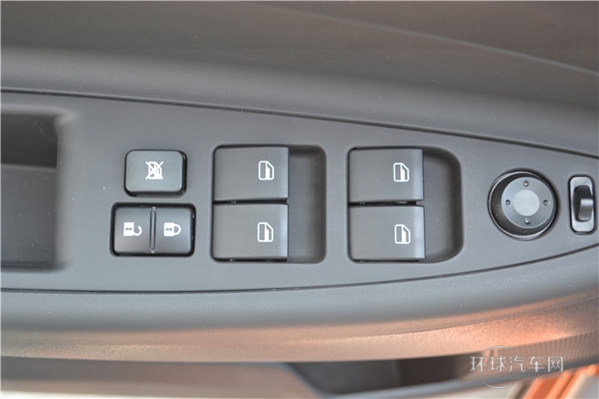 2014款Cross1.5L自動尊逸型