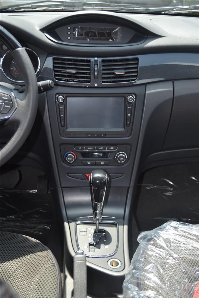 2014款Cross1.5L自動尊逸型