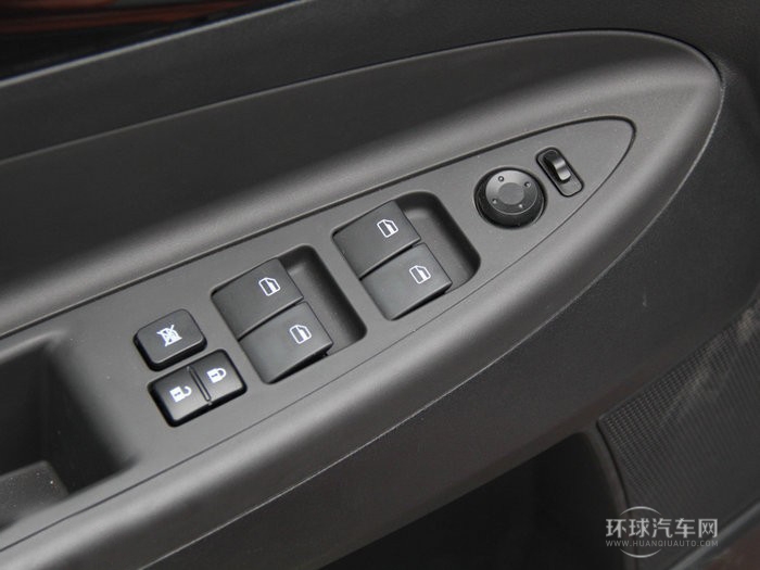 2014款 Cross 1.5L 自動尊尚型