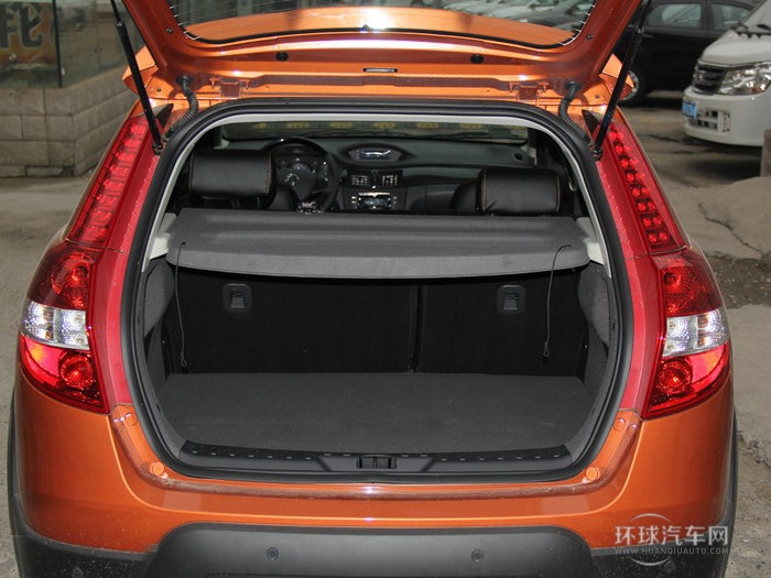 2014款 Cross 1.5L 自動尊尚型