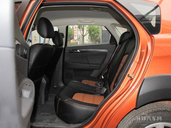 2014款 Cross 1.5L 自動尊尚型