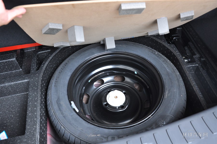 2014款 Cross 1.6L 手動尊逸型