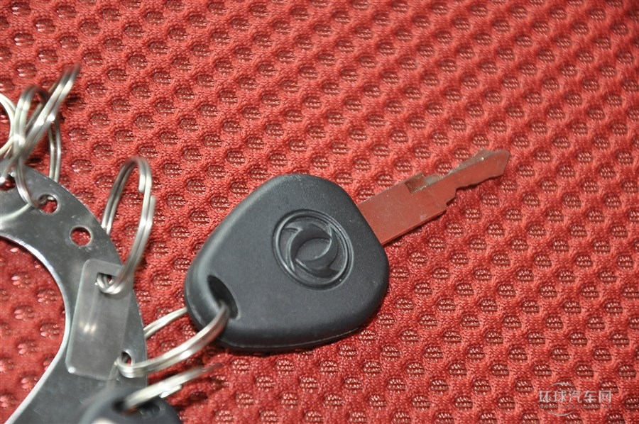 2014款 Cross 1.6L 手動尊逸型