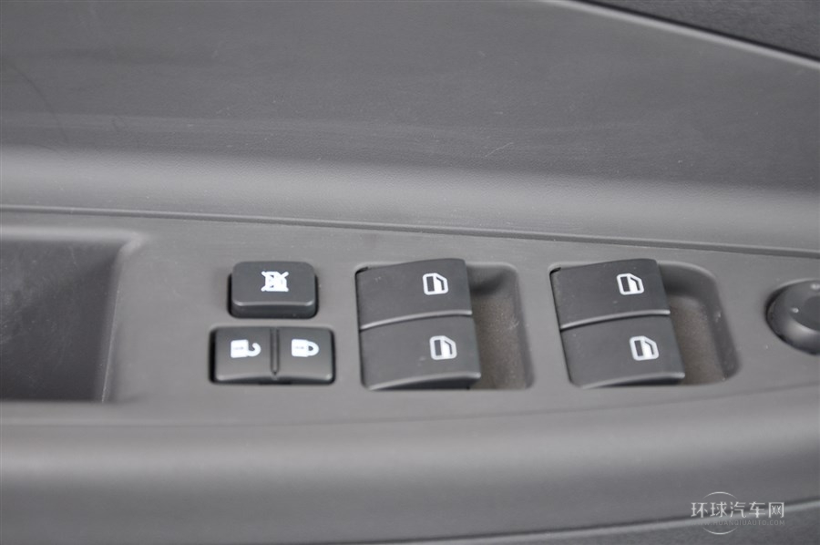 2014款 Cross 1.6L 手動尊逸型