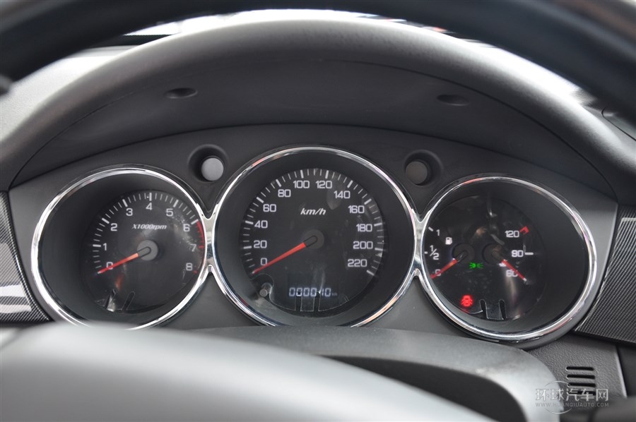 2014款 Cross 1.6L 手動尊逸型