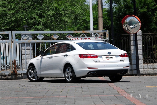 2014款 2.0L 手動舒適型