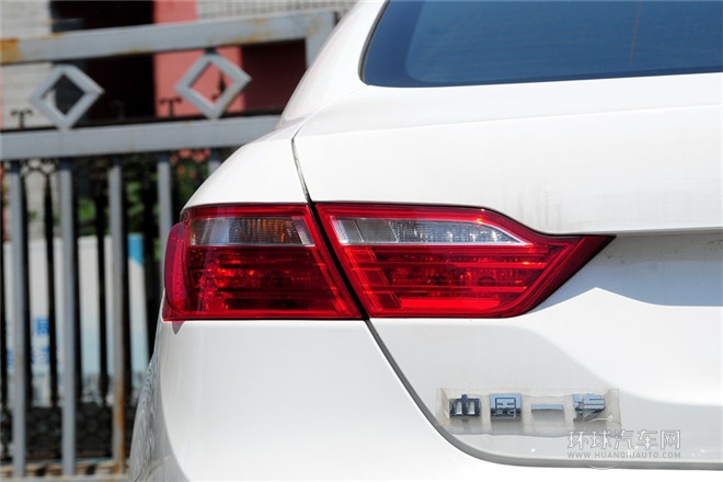 2014款 2.0L 手動(dòng)舒適型