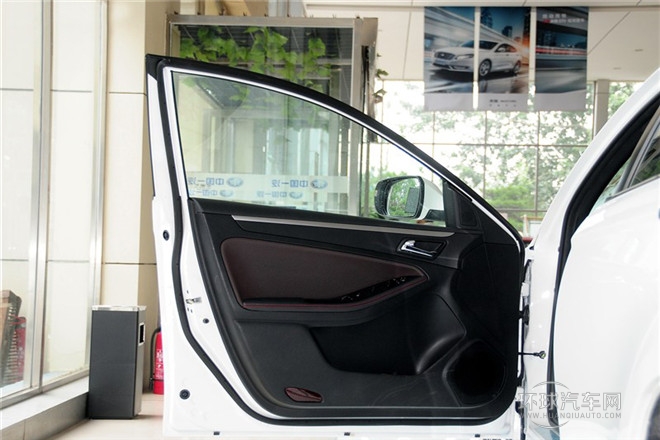 2014款 1.8T 自動運動豪華型