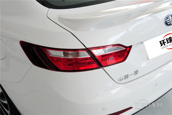 2014款 1.8T 自動運動尊貴型