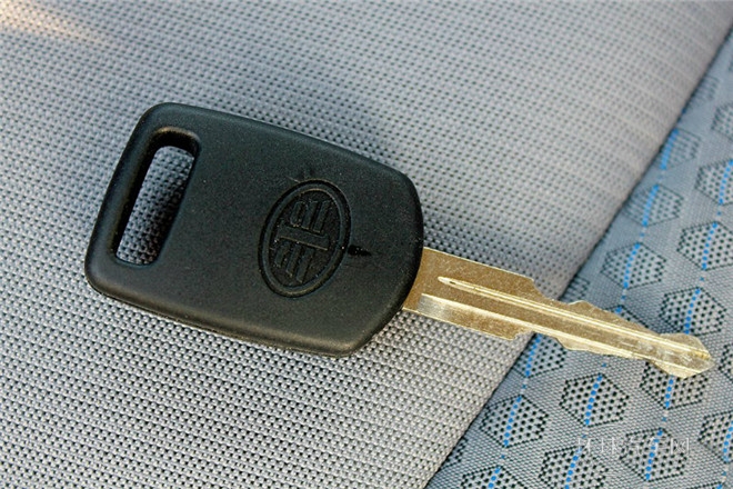 2013款 1.6L MT伙伴版