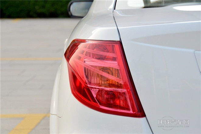 2013款 1.6L MT豪華型